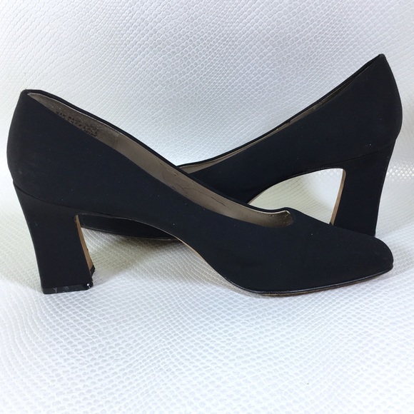 nine west chunky heel pump